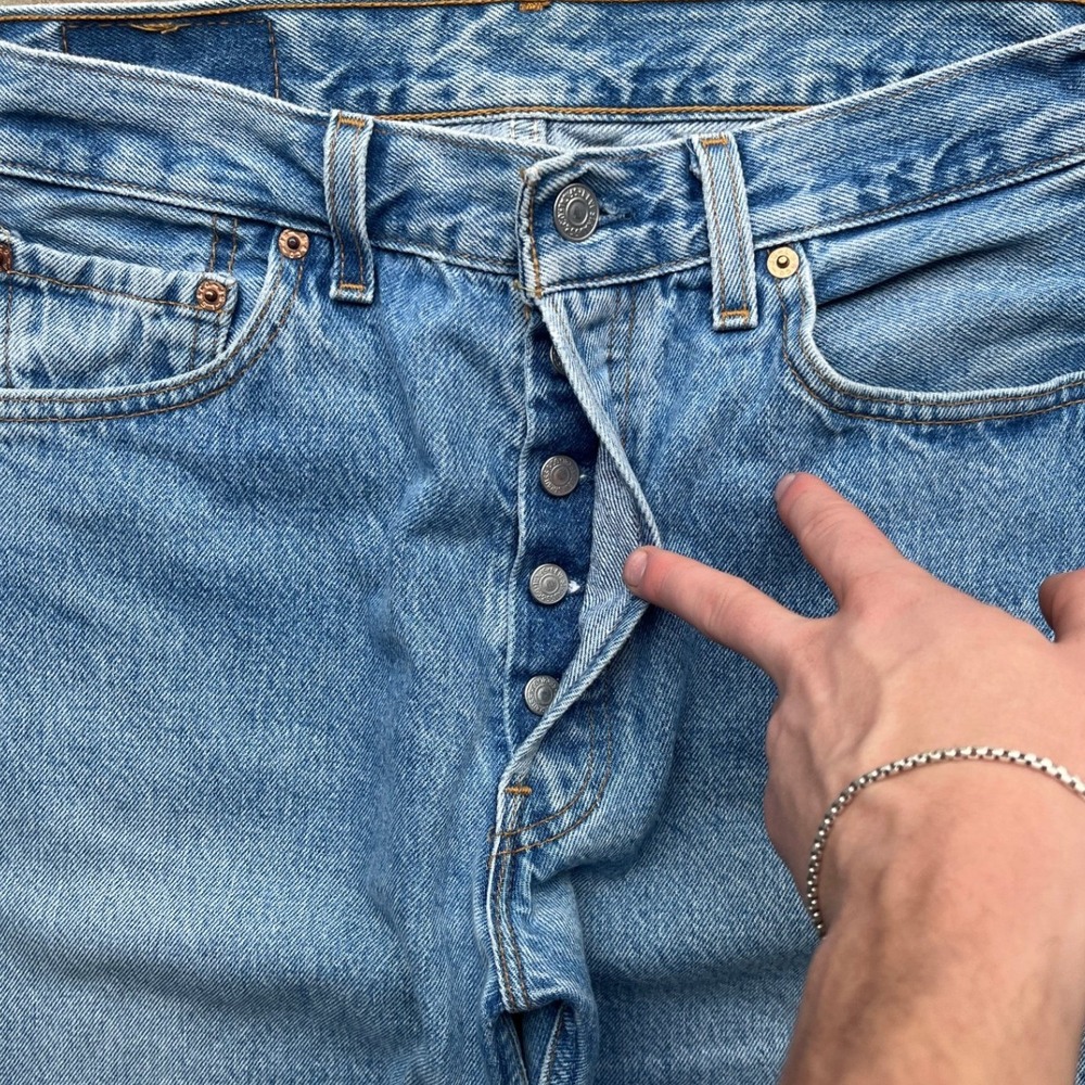 Vintage 90s Levis 501 Mens 30 (30x35) Light Wash Button Fly Jeans Made in USA - Picture 5 of 12